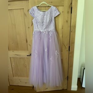 David’s bridal CAP SLEEVE EMBROIDERED LACE TULLE BALL GOWN,LILAC
